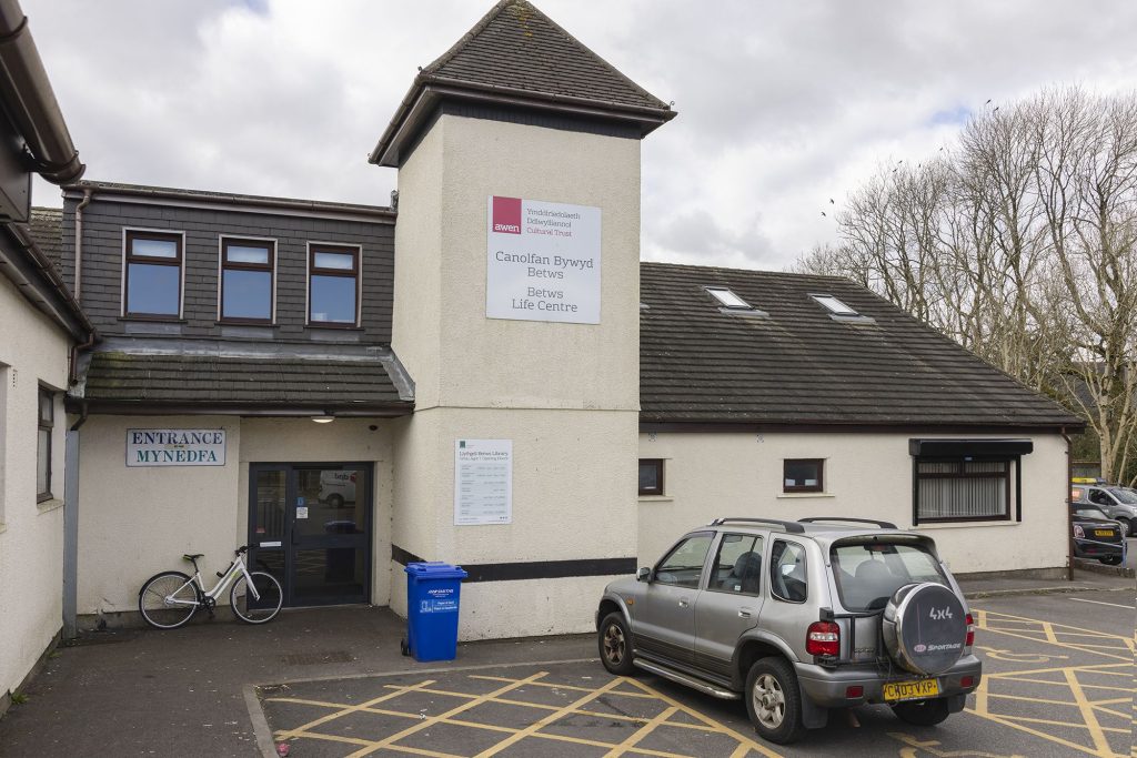 Betws Library